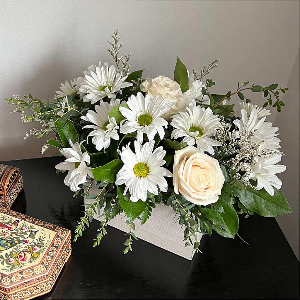 Fresh Linen Box Bouquet –  Rosasxyasmin, Peoria AZ
