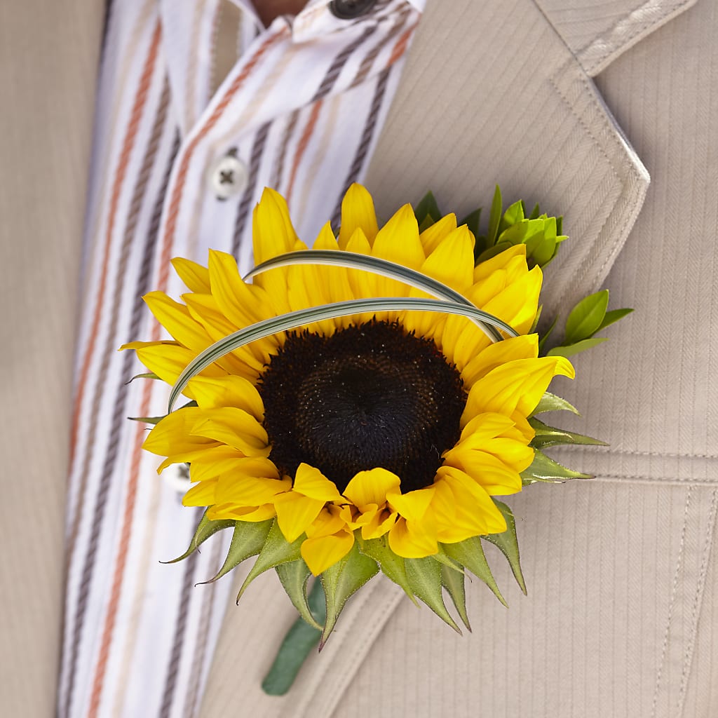 Free Spirit Boutonniere –  Rosasxyasmin, Phoenix AZ