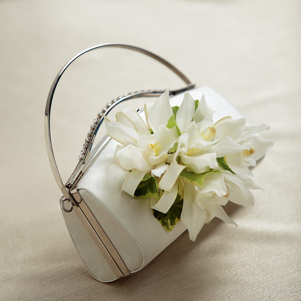 White Purse Decor –  Rosasxyasmin, Phoenix AZ